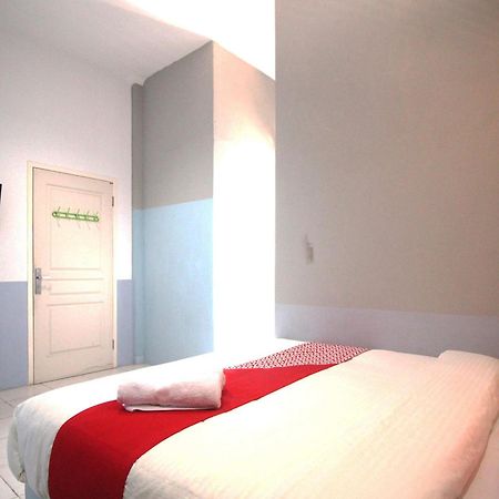 Oyo 1448 Kartini Residence Syariah Bandar Lampung Exteriör bild